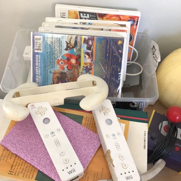 Wii with games Guitar and steering wheel three controllers - Picture 2 of 4